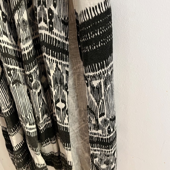 Dynamite Long Maxi Dress with cutout back - Picture 4 of 4